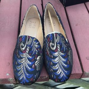 Never worn Naturalizer fabric brocade shoes.